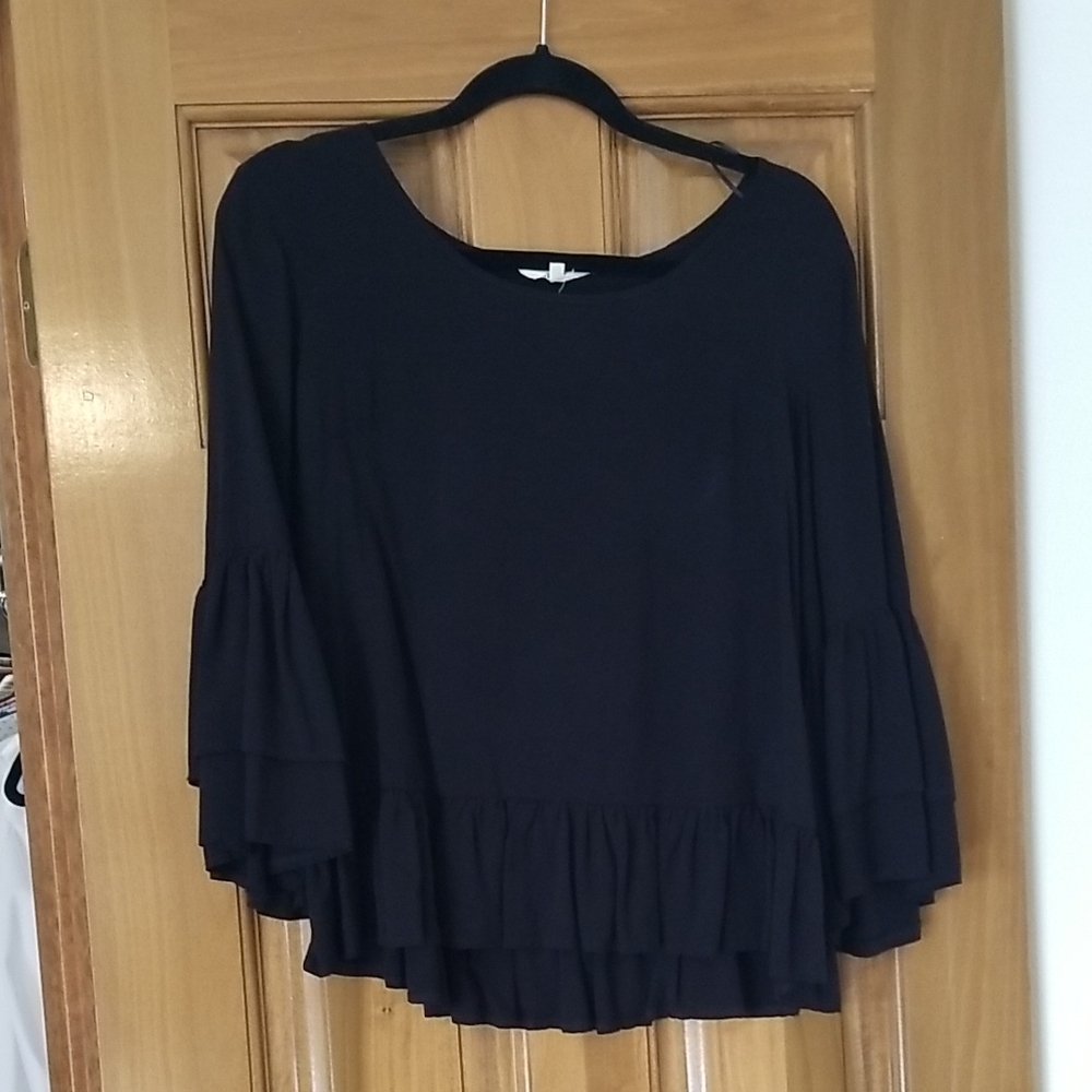 Solitaire Black Layered Sleeve Blouse